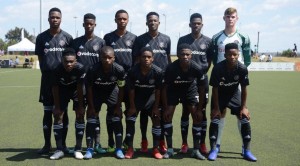 Orlando Pirates pose for a photo ahead of their crucial Future Champions Gauteng  against Russian visitors FC Spartak whom they beat 8-7 on penalties at the Nike Football Training Centre in Pimville, Soweto
