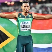 van Niekerk inspires SA from the last lane