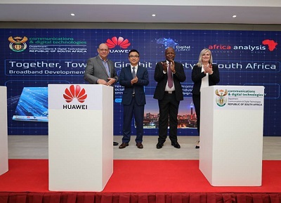 From left: Africa Analysis MD Andre Wills, Huawei SA CEO Will Meng, communications minister Mondli Gungubele, and Digital Council Africa CEO Juanita Clark. (Photograph by DCDT)