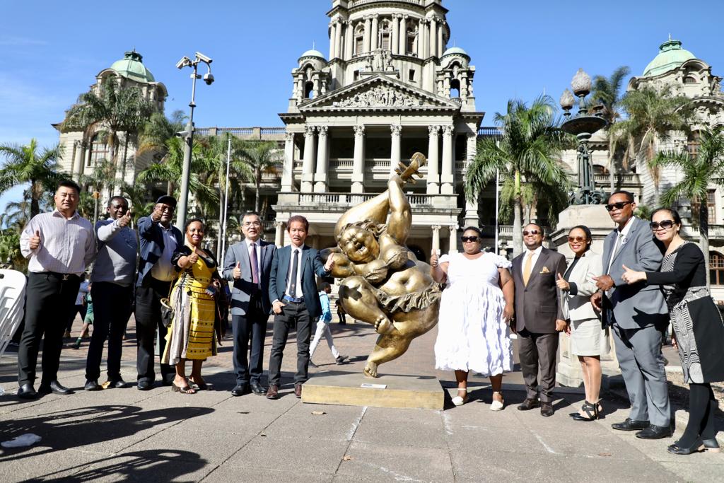 Xu Hongfei sculpture exhibition is being hosted in the South African coastal city of Durban