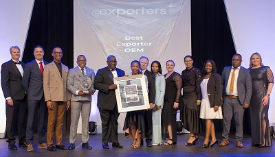 ISUZU Motors South Africa Team accepts the Eastern Cape Best Exporter Award (OEM Category)