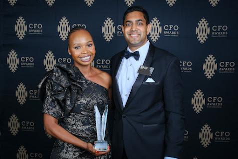 Raisibe Morathi, Vodacom Group Chief Financial Officer (CFO) was the main winner at the tenth annual South Africa CFO Awards (left) with Georgina Guedes